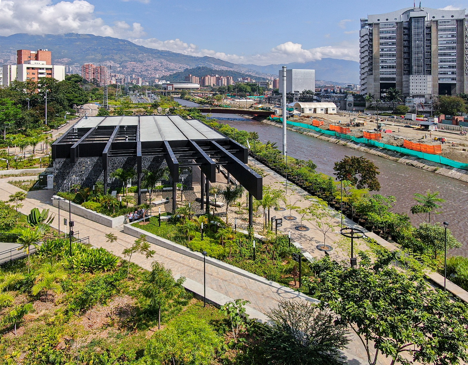 parques del rio hotel